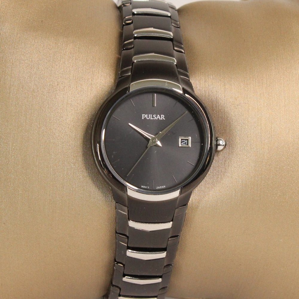 Pulsar Ladies Casual Quartz Watch Black Ion Coated Polished Hand 25mm - Picture 3 of 11